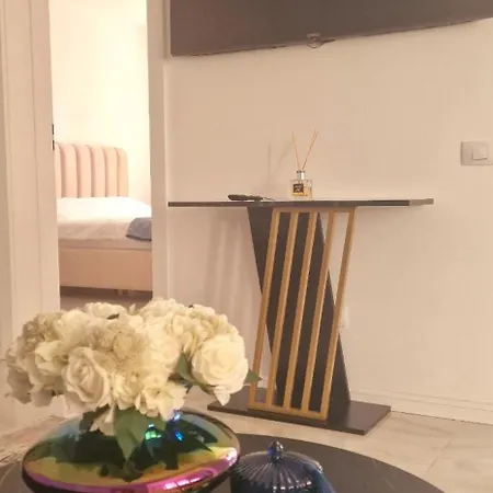 One Lmc Luxury Private Parking,ev 16kwh